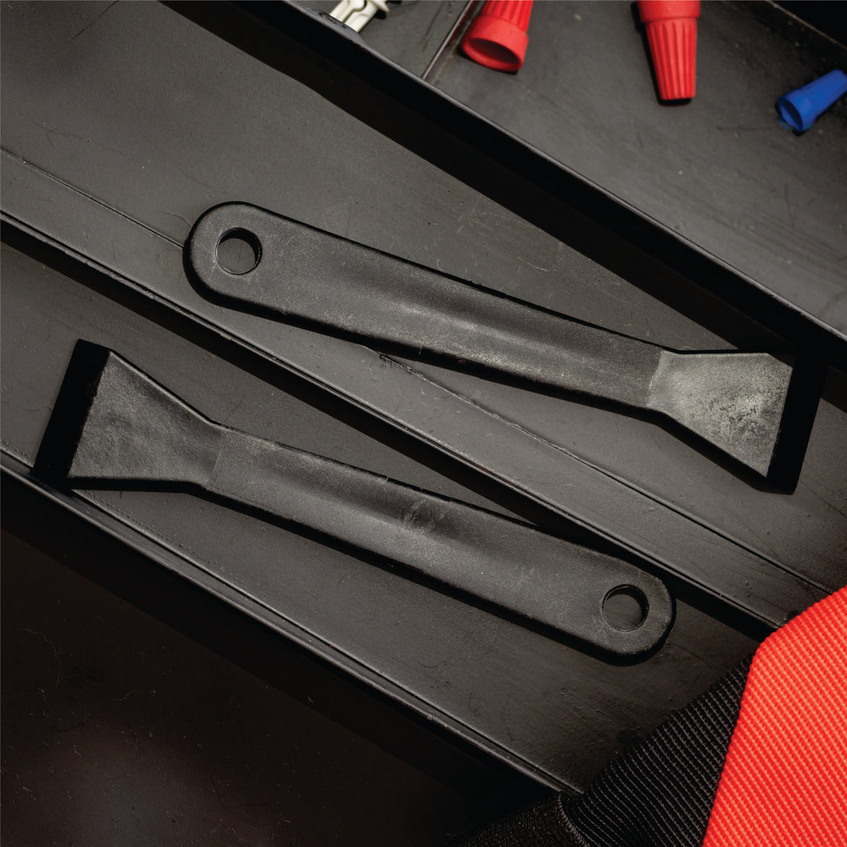 ITH-11-XNGL: Compact 1-1/4" Wide Scraper Tool